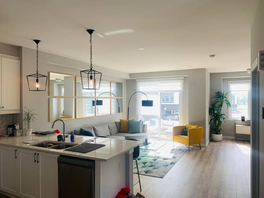 Modern 3 Story Townhouse In A Great Location! *